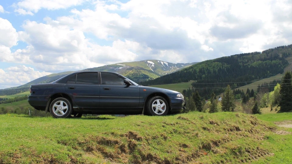 Mitsubishi Galant 2