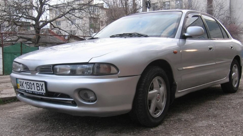 Mitsubishi Galant 2