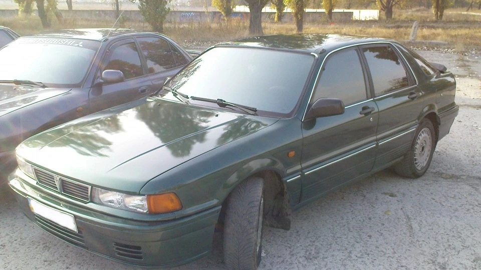 Mitsubishi Galant 3