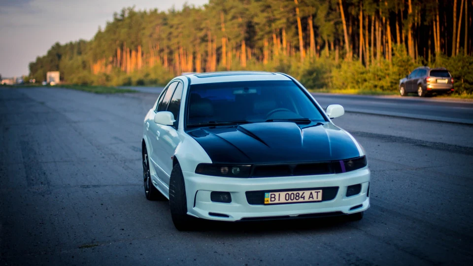 Mitsubishi Galant 2