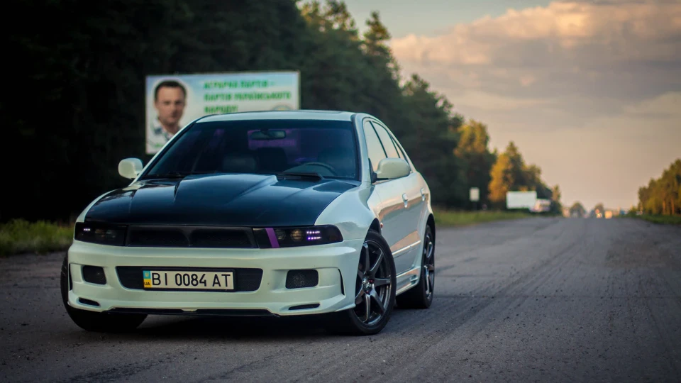 Mitsubishi Galant 4