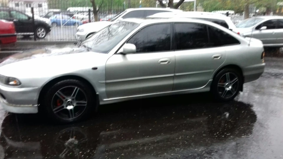 Mitsubishi Galant 2