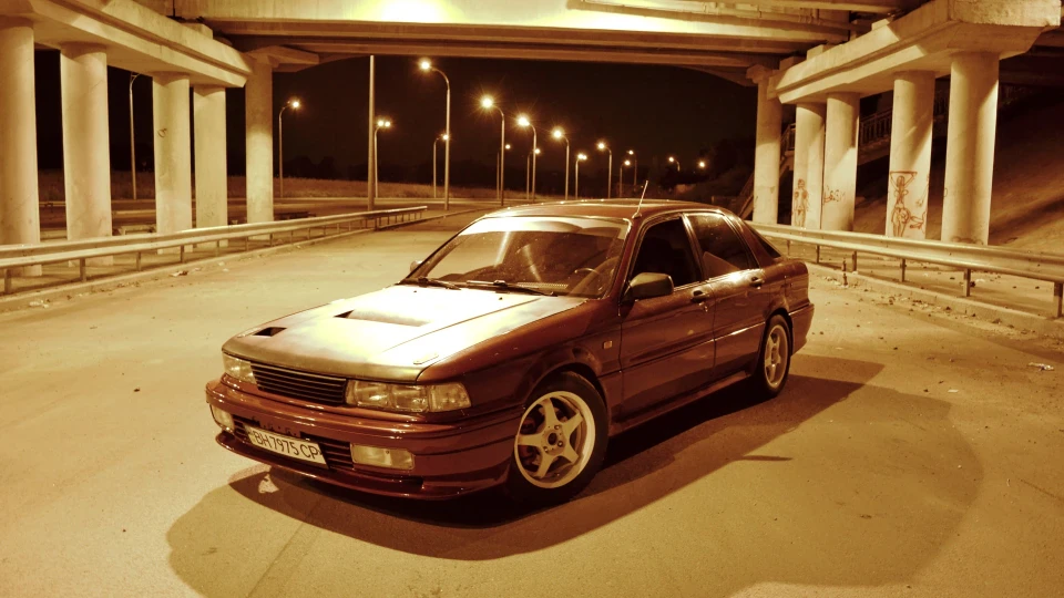 Mitsubishi Galant 3