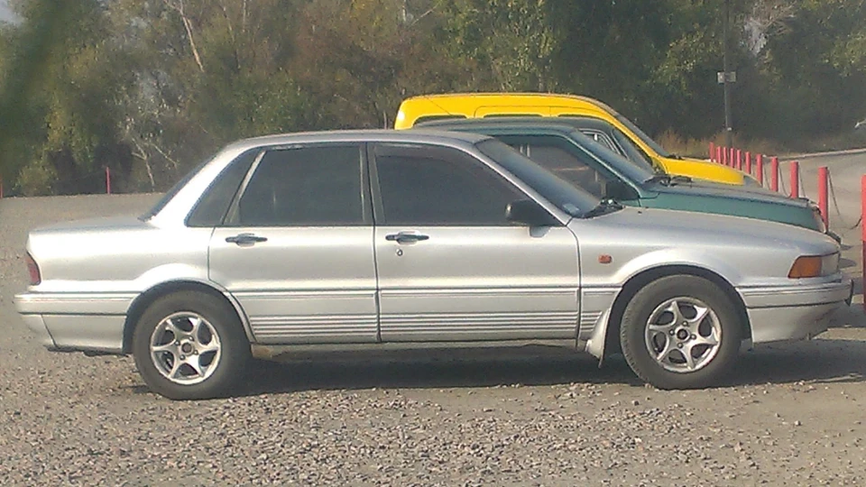 Mitsubishi Galant