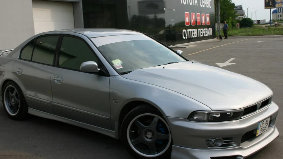Mitsubishi Galant 3