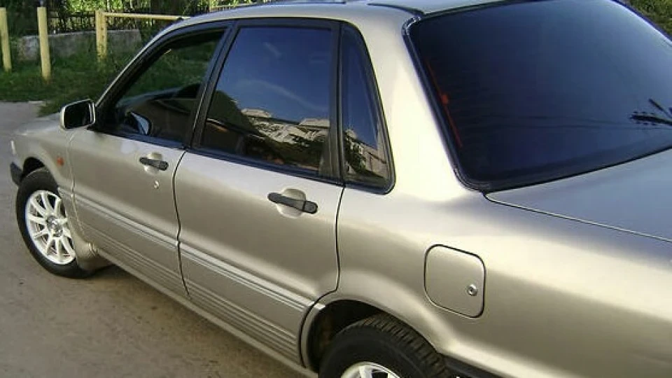 Mitsubishi Galant 2
