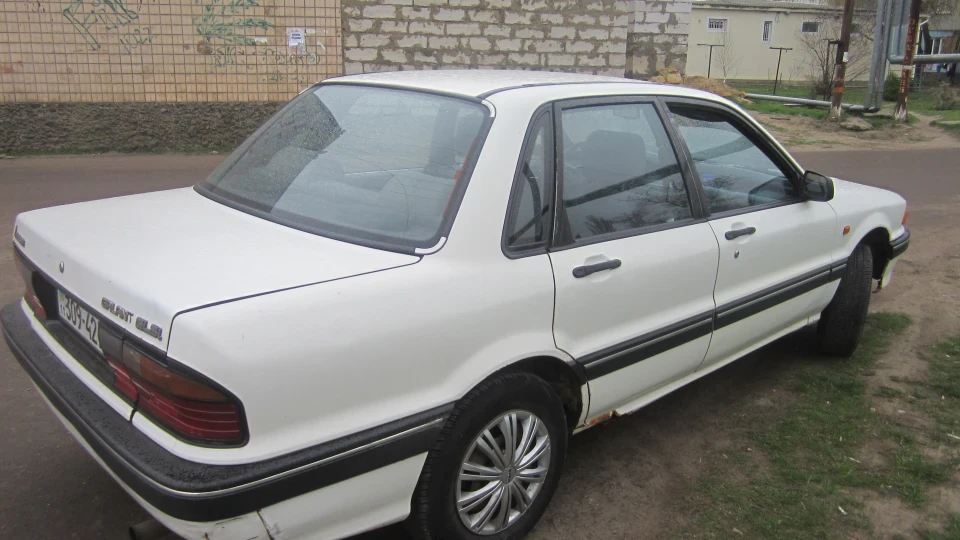 Mitsubishi Galant 4