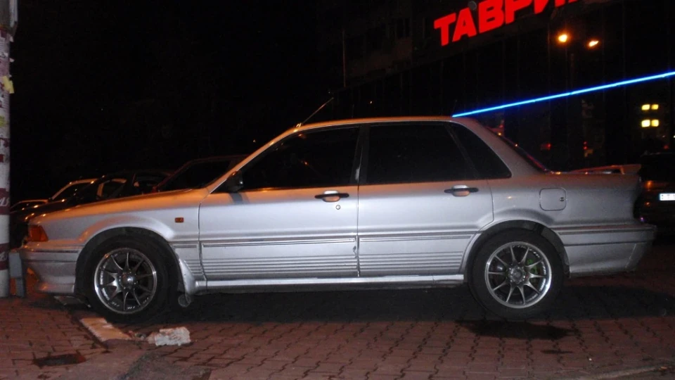 Mitsubishi Galant 2