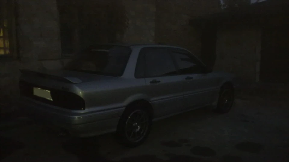 Mitsubishi Galant 3