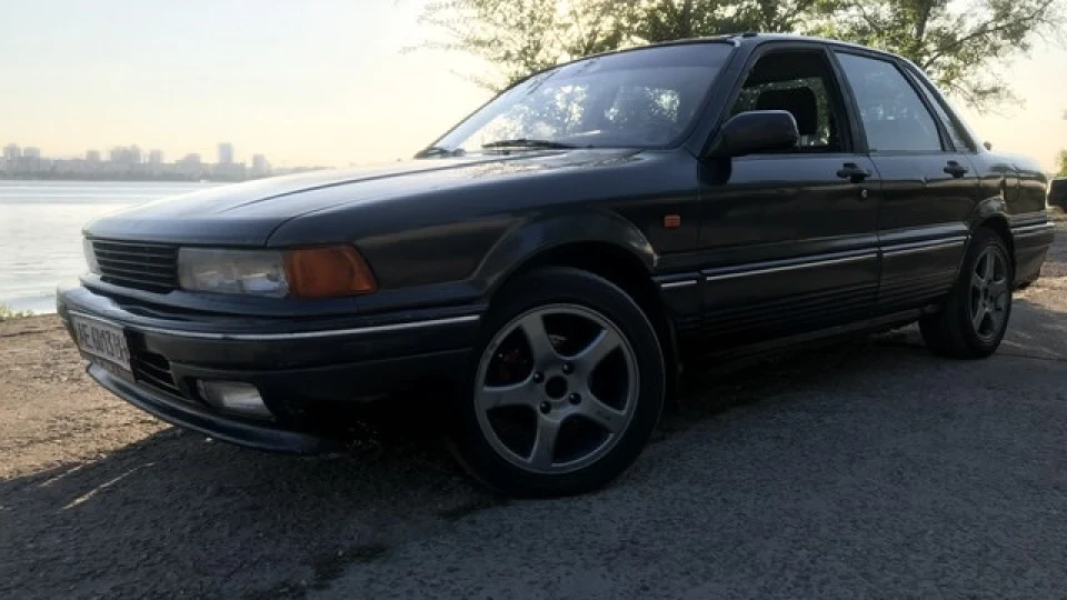 Mitsubishi Galant