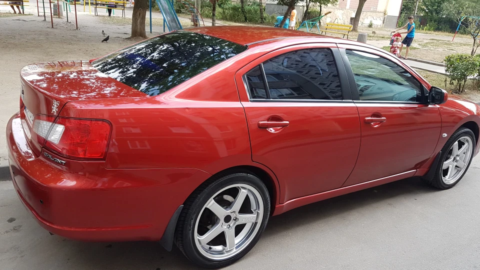 Mitsubishi Galant