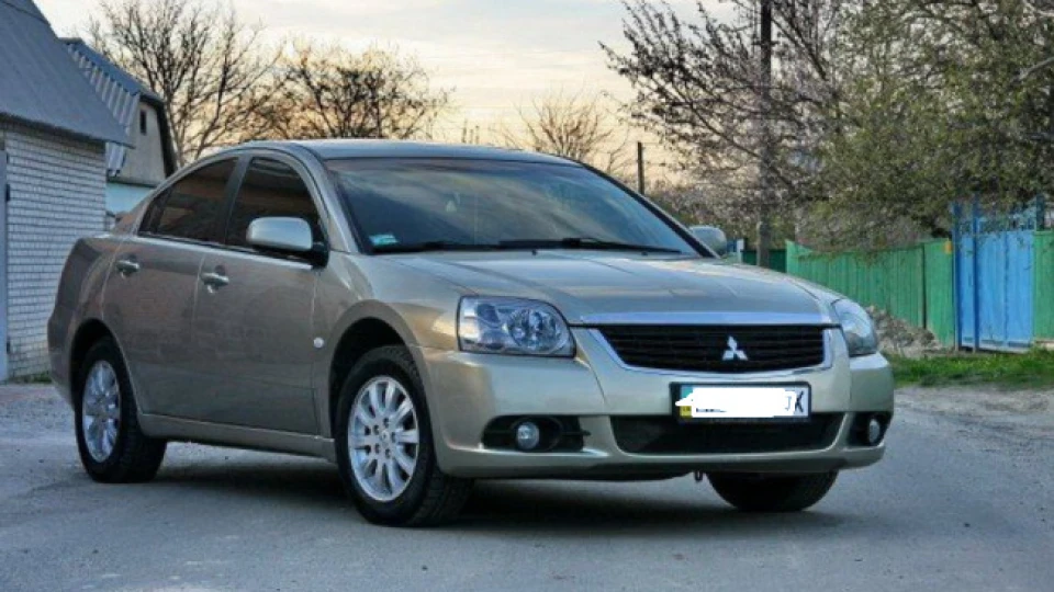 Mitsubishi Galant