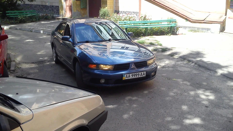 Mitsubishi Galant