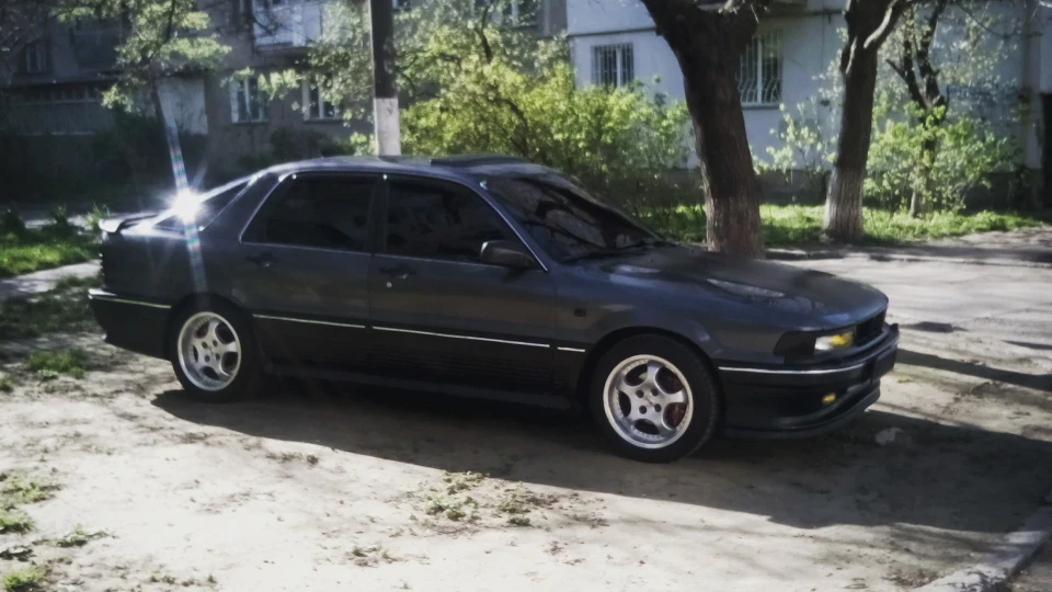 Mitsubishi Galant 2
