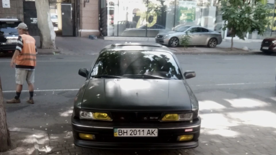 Mitsubishi Galant 3