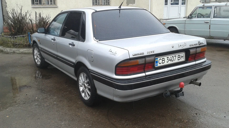 Mitsubishi Galant 2