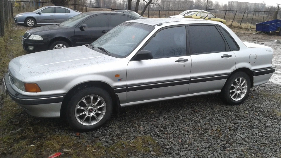 Mitsubishi Galant 4