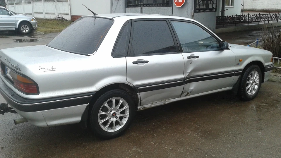 Mitsubishi Galant 5