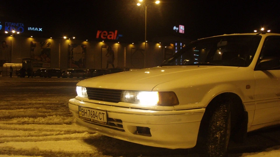 Mitsubishi Galant 1.8 White Metallic 3