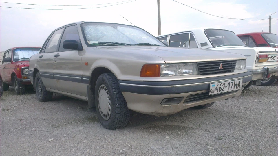 Mitsubishi Galant 1.8 3