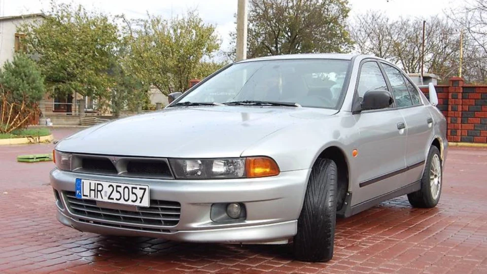 Mitsubishi Galant 2.0 турбічна атмосфера 3