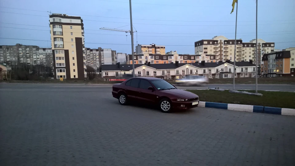Mitsubishi Galant 2.0i 3