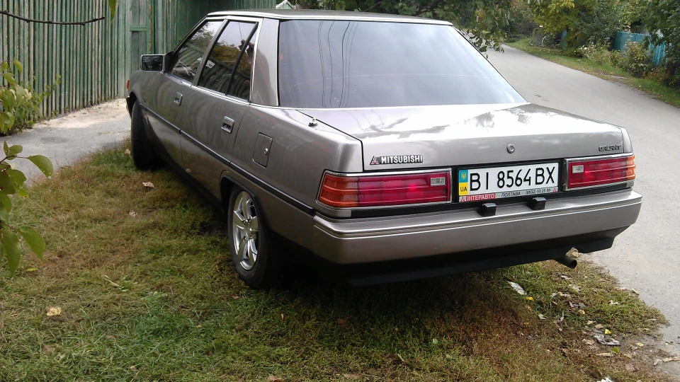 Mitsubishi Galant 2.4 GLS (E16A) 2