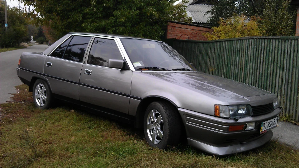 Mitsubishi Galant 2.4 GLS (E16A) 4