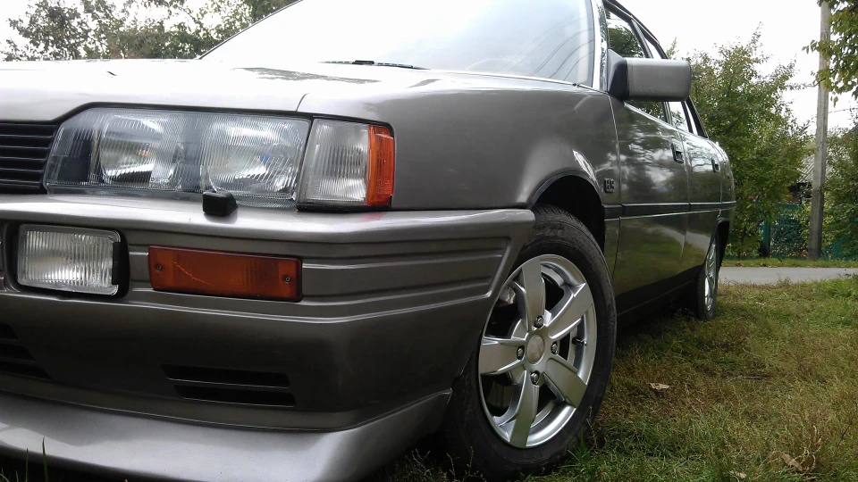 Mitsubishi Galant 2.4 GLS (E16A) 5