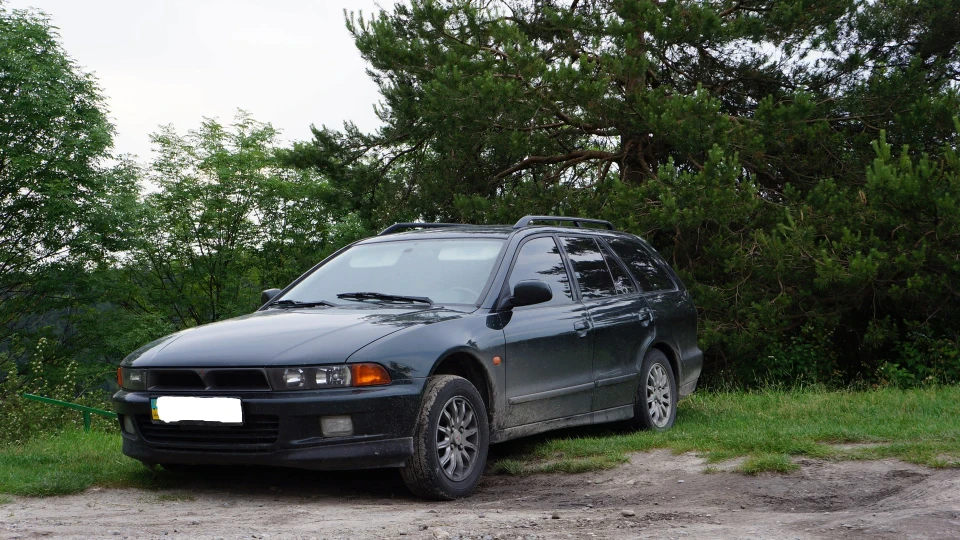 Mitsubishi Galant 私の三菱ギャラン2.5 V6航空機ミグ​​29通 4