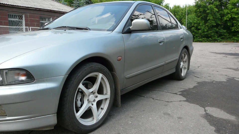 Mitsubishi Galant 2.5V6 4