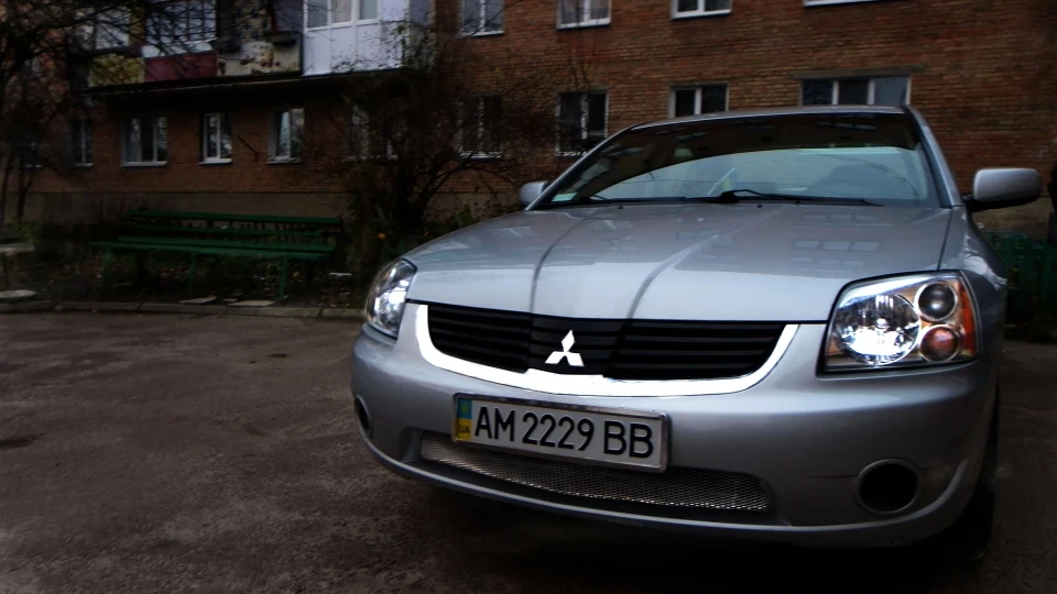Mitsubishi Galant Арабський скакун