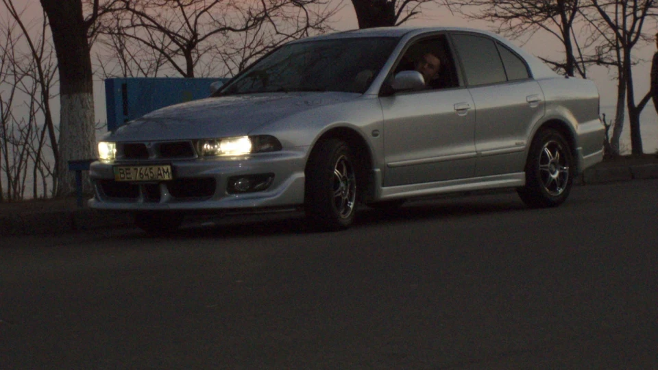 Mitsubishi Galant Avance GDI 4