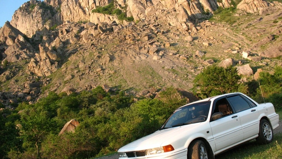 Mitsubishi Galant Біла Galantерея 5