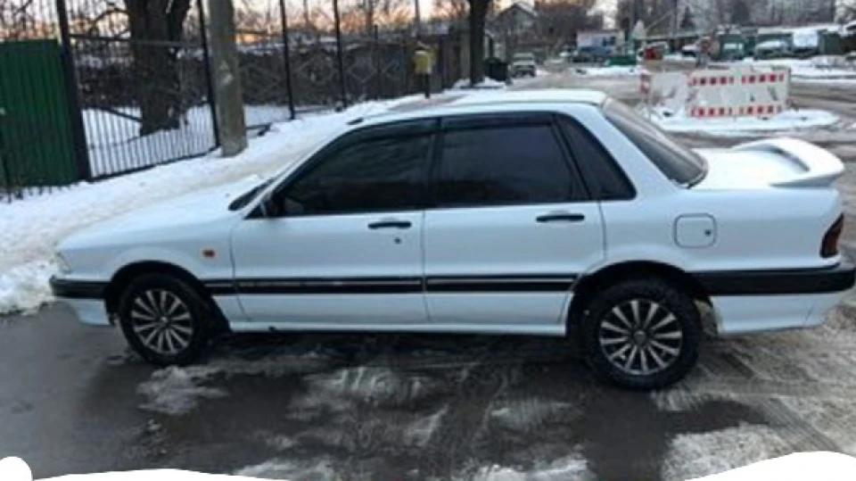 Mitsubishi Galant Білий ніндзя