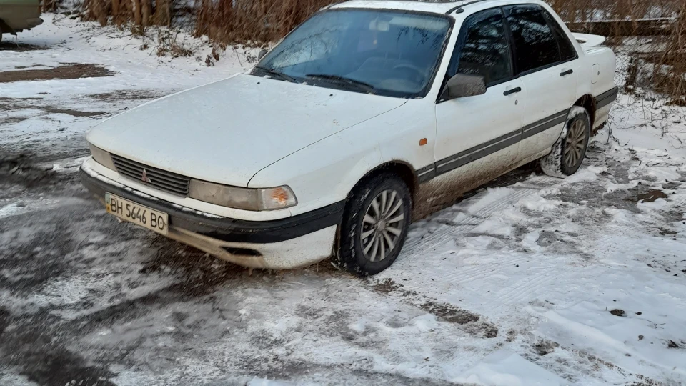 Mitsubishi Galant Білий ніндзя 2