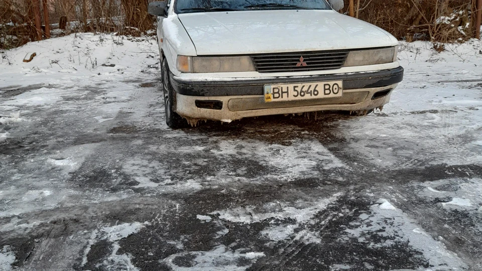 Mitsubishi Galant Білий ніндзя 3
