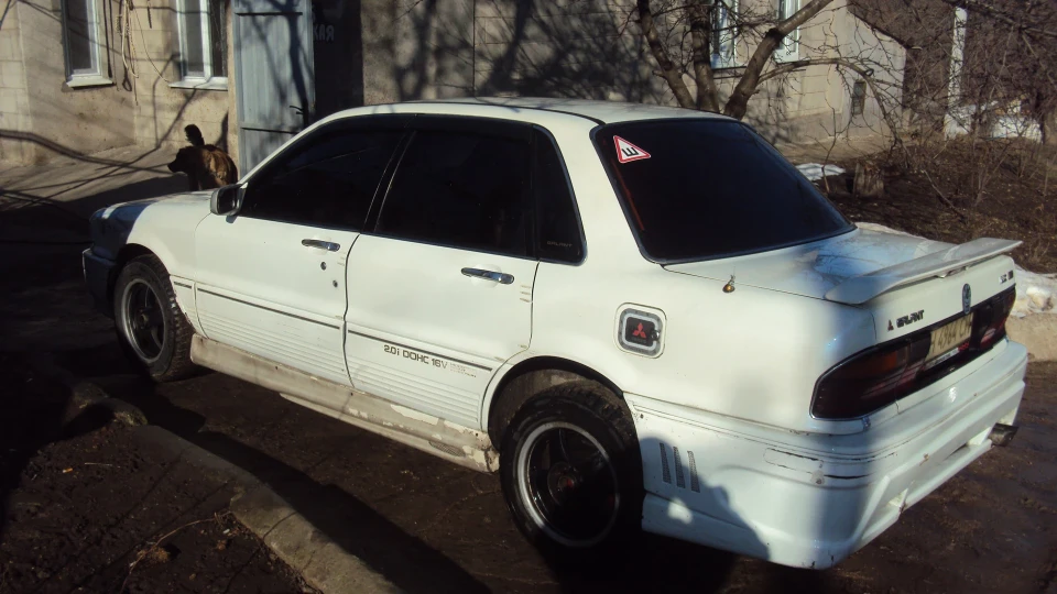 Mitsubishi Galant білий перламут 2