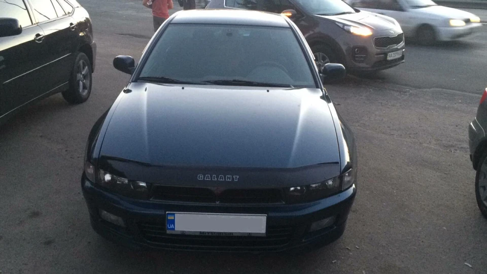 Mitsubishi Galant Бенз 2,0. Зелено-синій 2