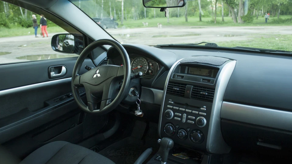 Mitsubishi Galant чорний бегемот)) 4