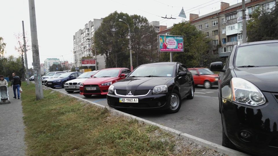 Mitsubishi Galant чорний бегемот)) 5