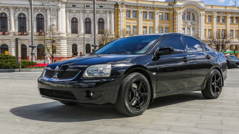 Mitsubishi Galant Custom 2.0 3