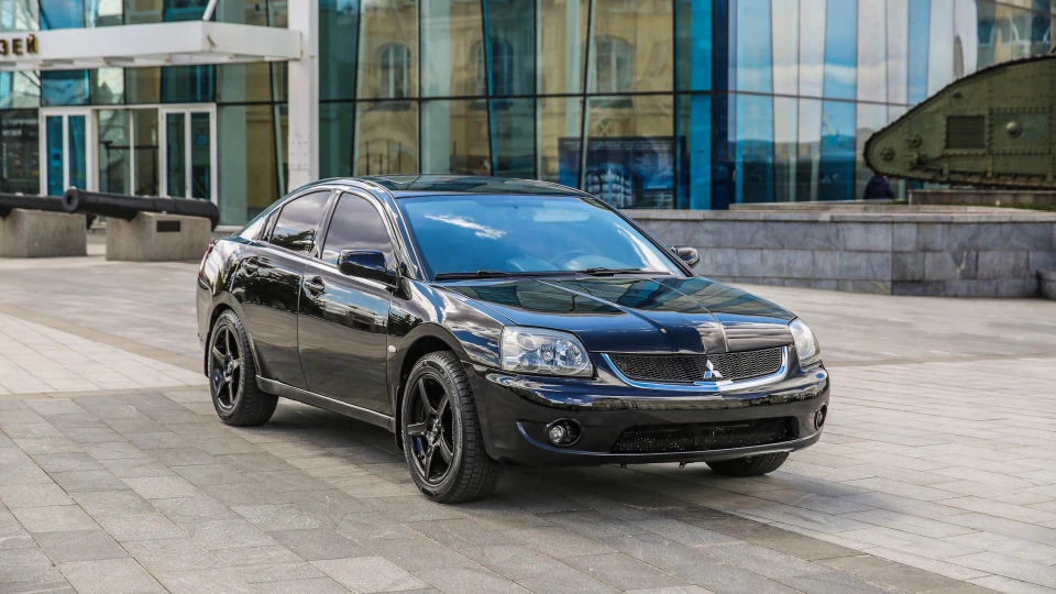 Mitsubishi Galant Custom 2.0 5