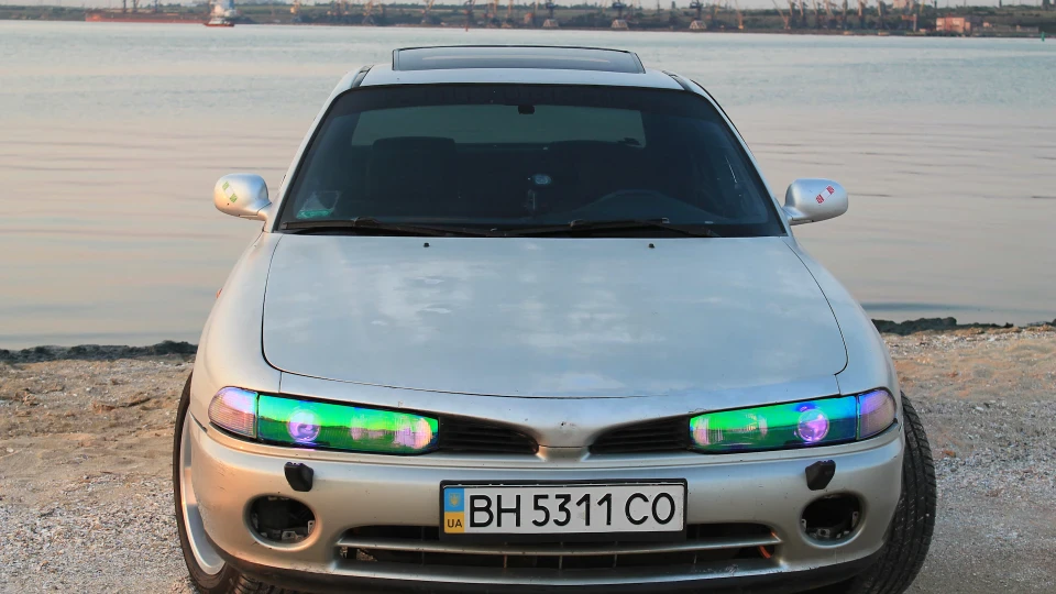 Mitsubishi Galant "Devil eyes" 4