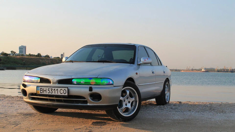 Mitsubishi Galant "Devil eyes" 5