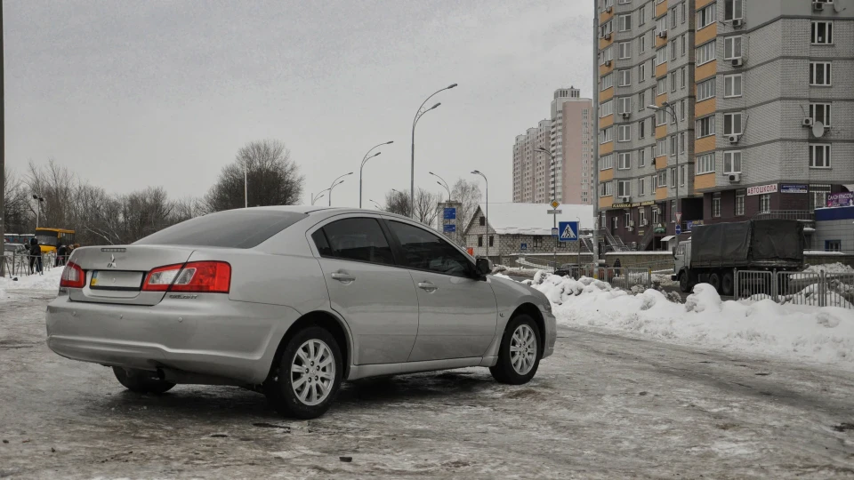 Mitsubishi Galant Дивано 4