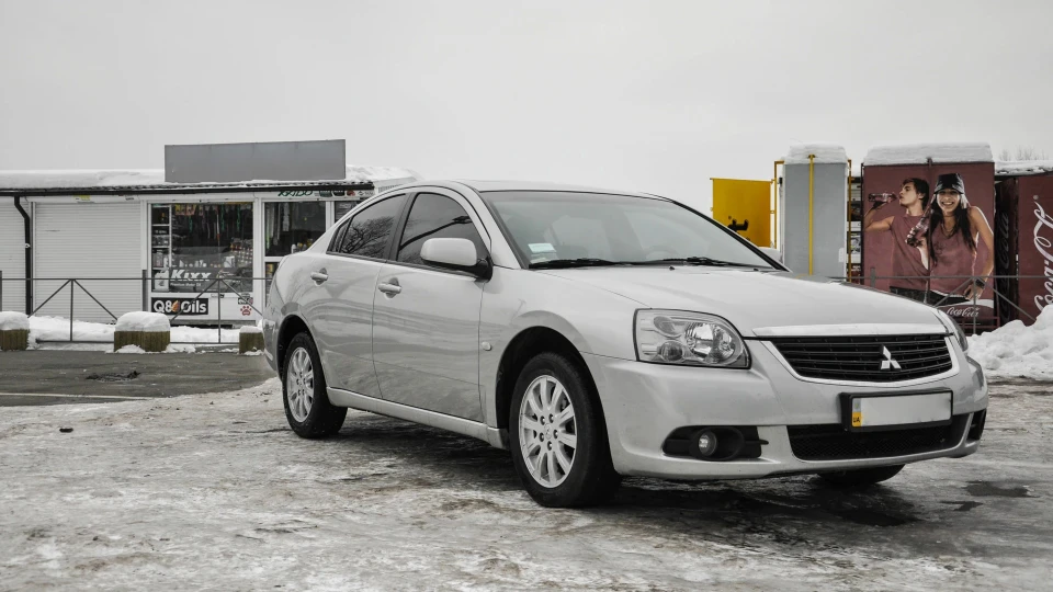 Mitsubishi Galant Дивано 5