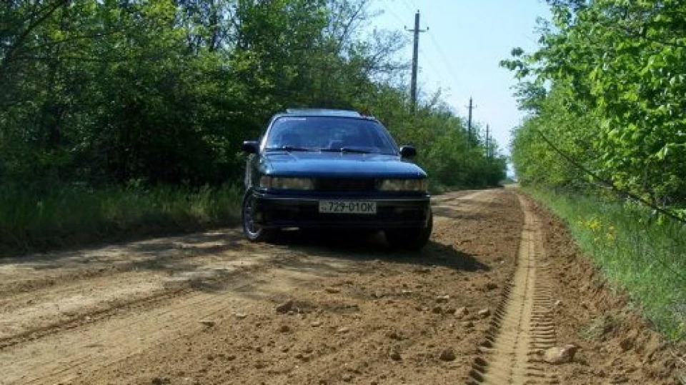 Mitsubishi Galant e32a 1.8 GLSi 3
