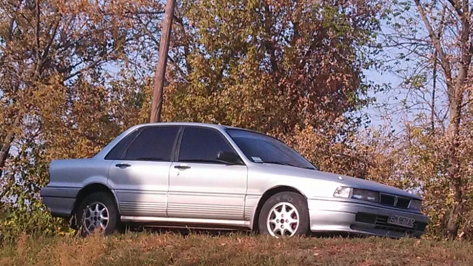 Mitsubishi Galant E33