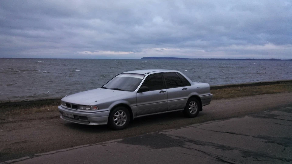 Mitsubishi Galant E33 3